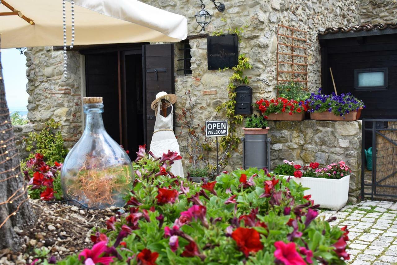 Hotel Castello di Albereto Trarivi Exteriér fotografie